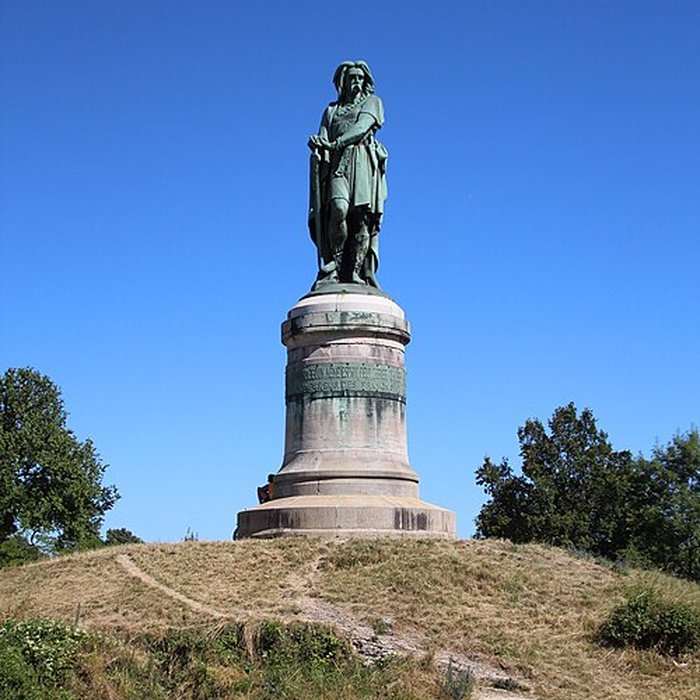 Photo de Statue de Vercingétorix dAlise-Sainte-Reine