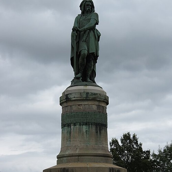 Photo de Statue de Vercingétorix dAlise-Sainte-Reine