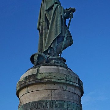 Statue de Vercingétorix dAlise-Sainte-Reine