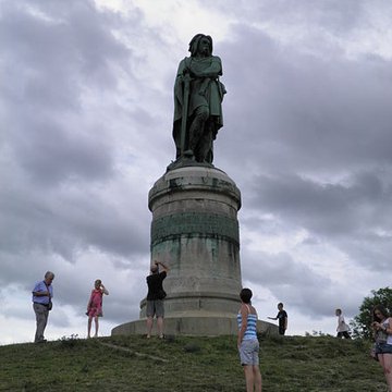 Statue de Vercingétorix dAlise-Sainte-Reine
