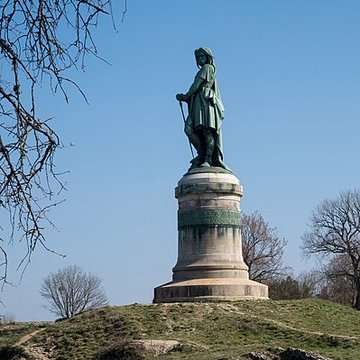 Statue de Vercingétorix dAlise-Sainte-Reine