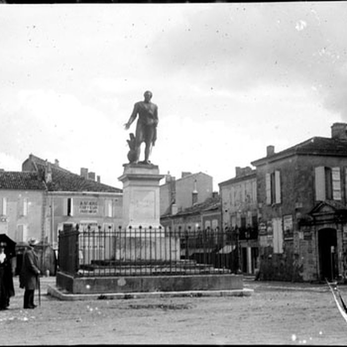 Photo de Statue dHenri IV à Nérac