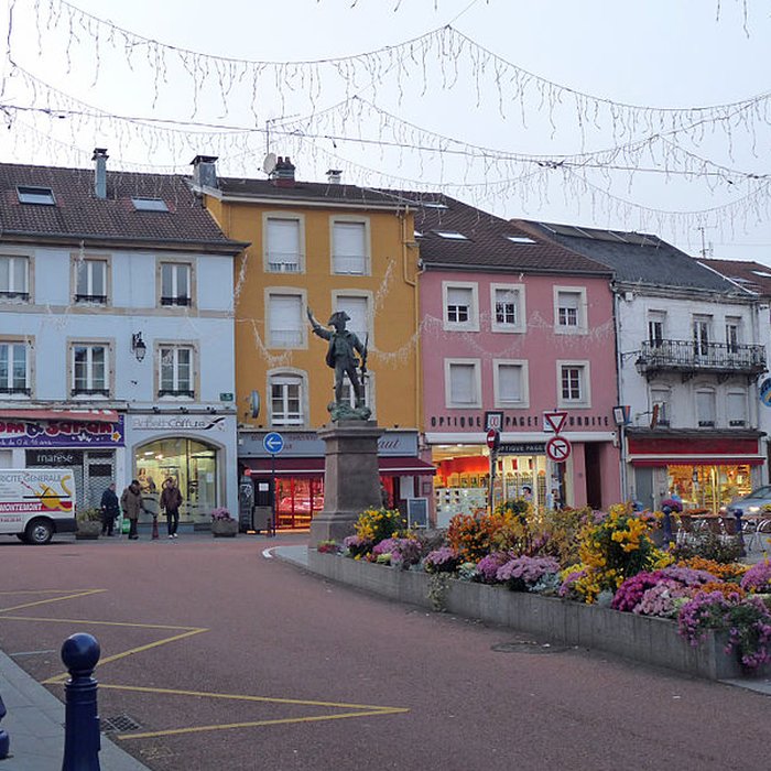 Photo de Statue du Volontaire de 1792 à Remiremont