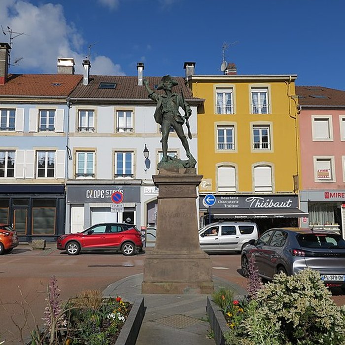Photo de Statue du Volontaire de 1792 à Remiremont