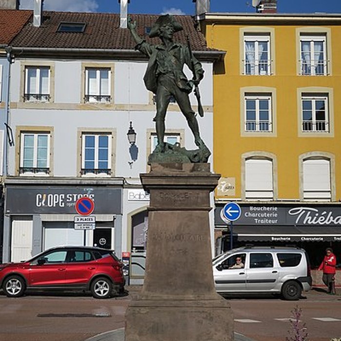 Photo de Statue du Volontaire de 1792 à Remiremont