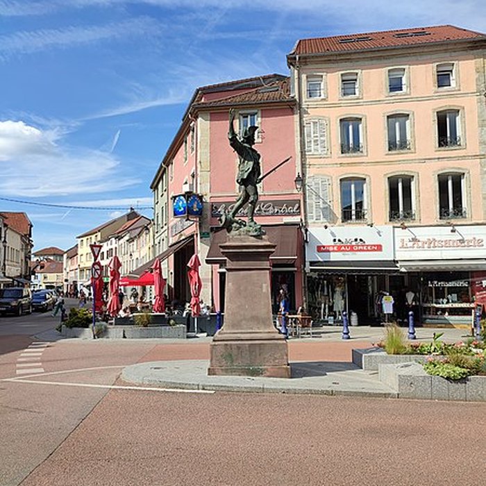 Photo de Statue du Volontaire de 1792 à Remiremont