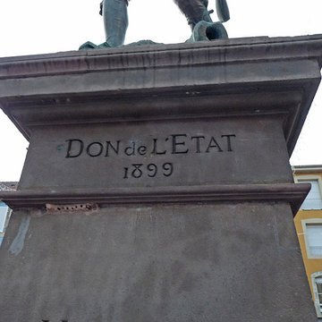 Statue du Volontaire de 1792 à Remiremont