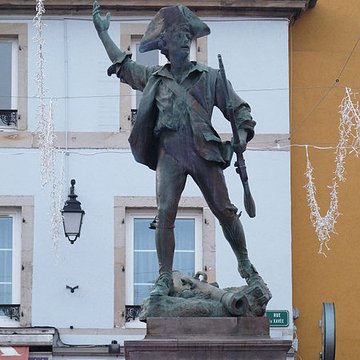 Statue du Volontaire de 1792 à Remiremont