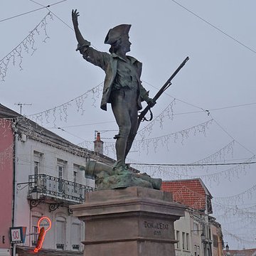 Statue du Volontaire de 1792 à Remiremont