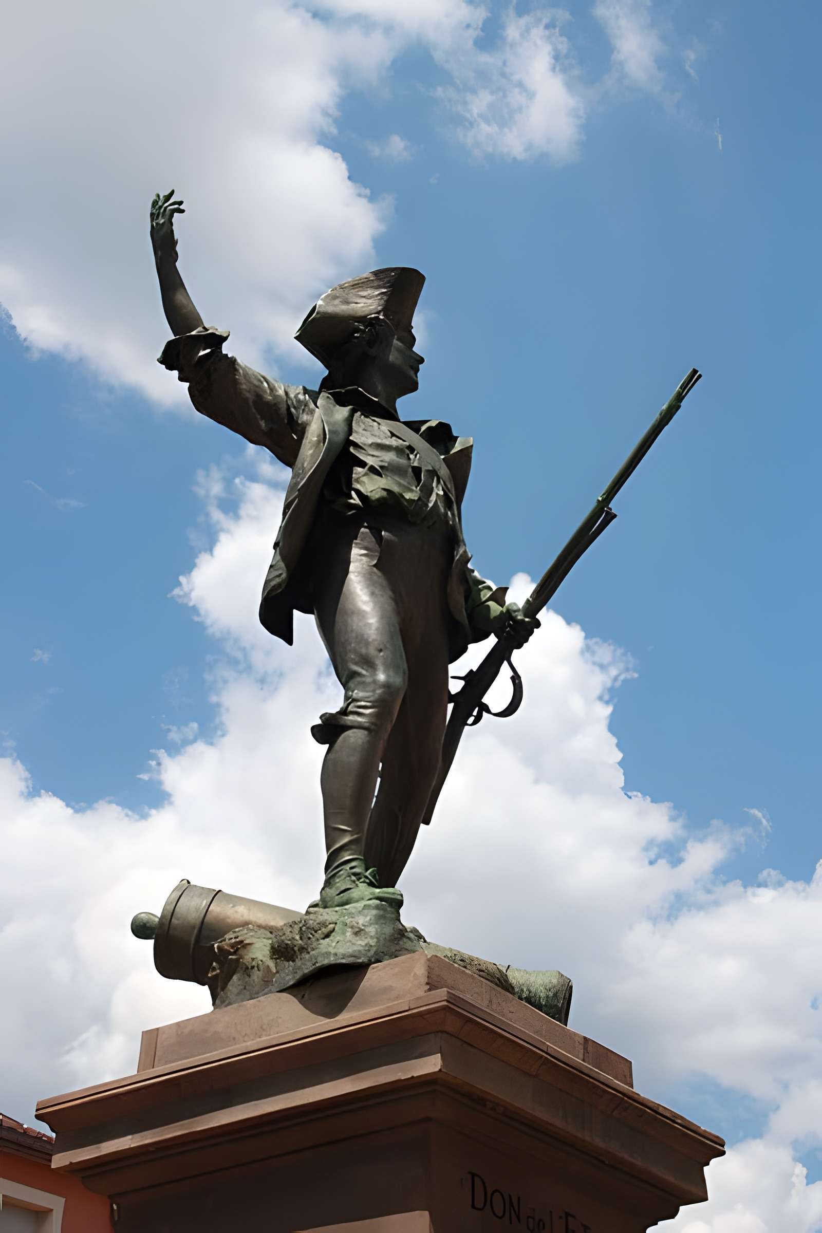 Statue du Volontaire de 1792 à Remiremont