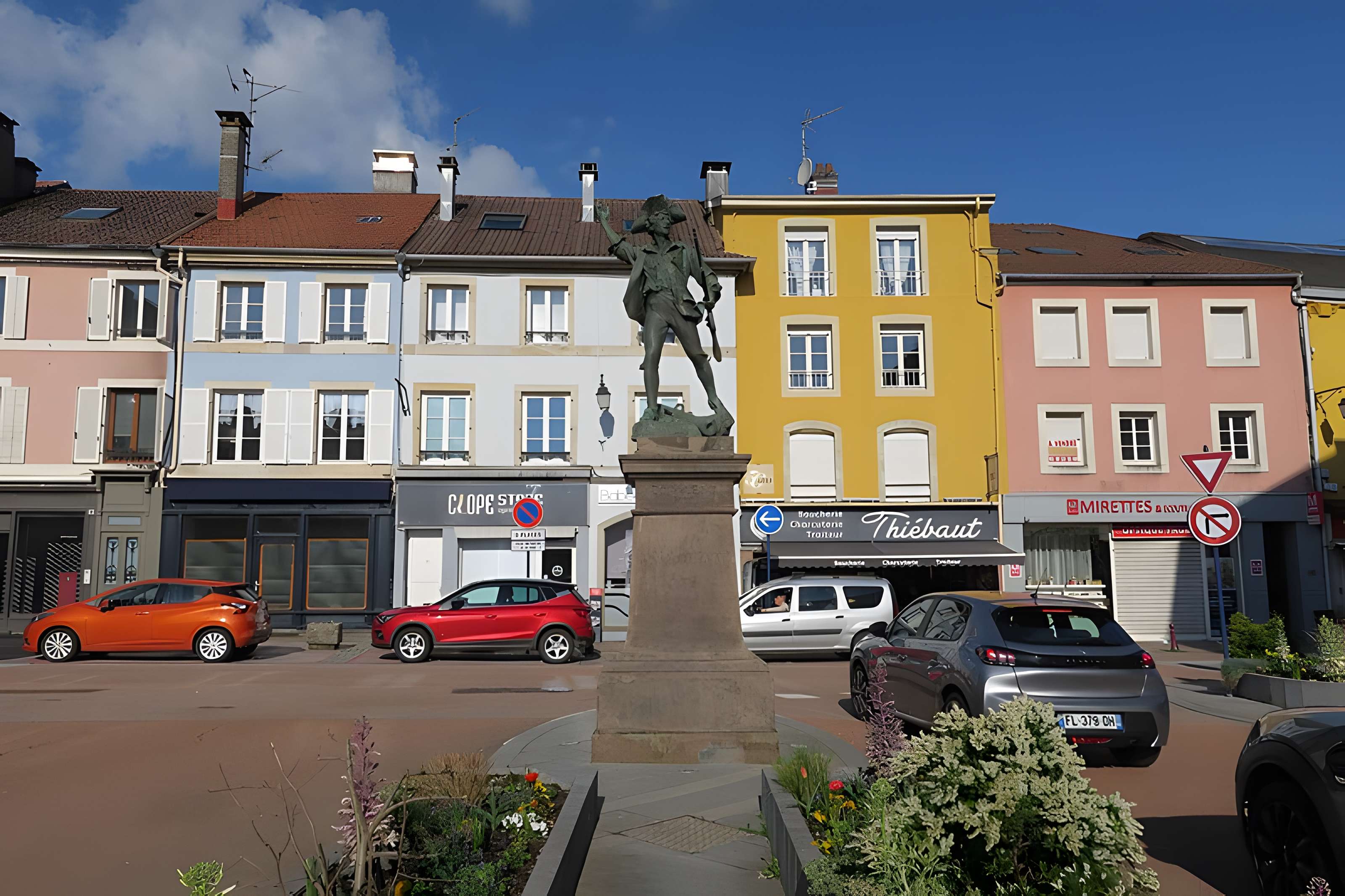 Statue du Volontaire de 1792 à Remiremont