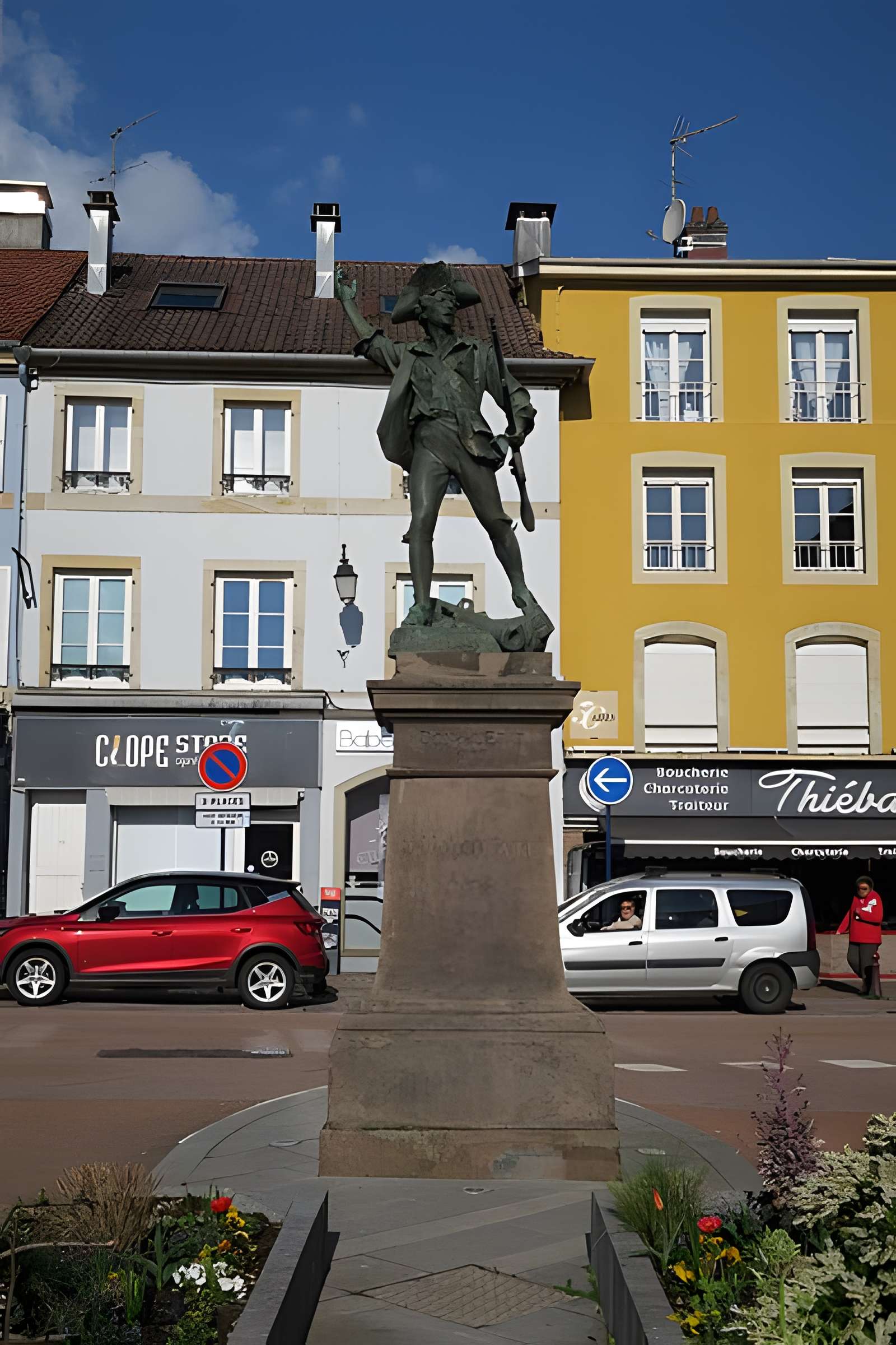Statue du Volontaire de 1792 à Remiremont