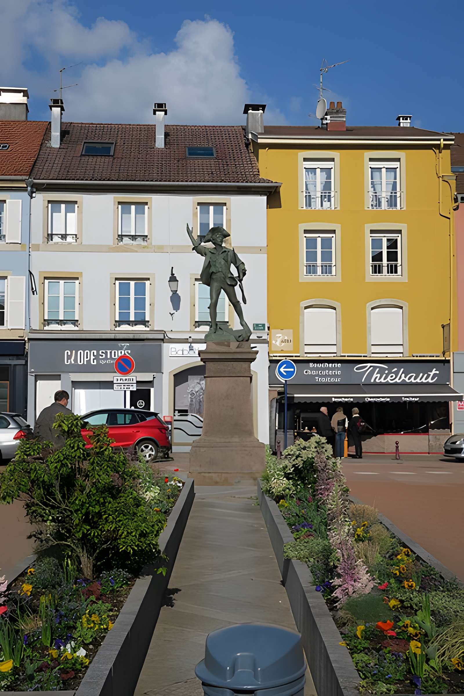 Statue du Volontaire de 1792 à Remiremont