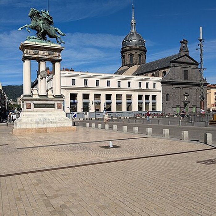 Photo de Statue équestre de Vercingétorix à Clermont-Ferrand