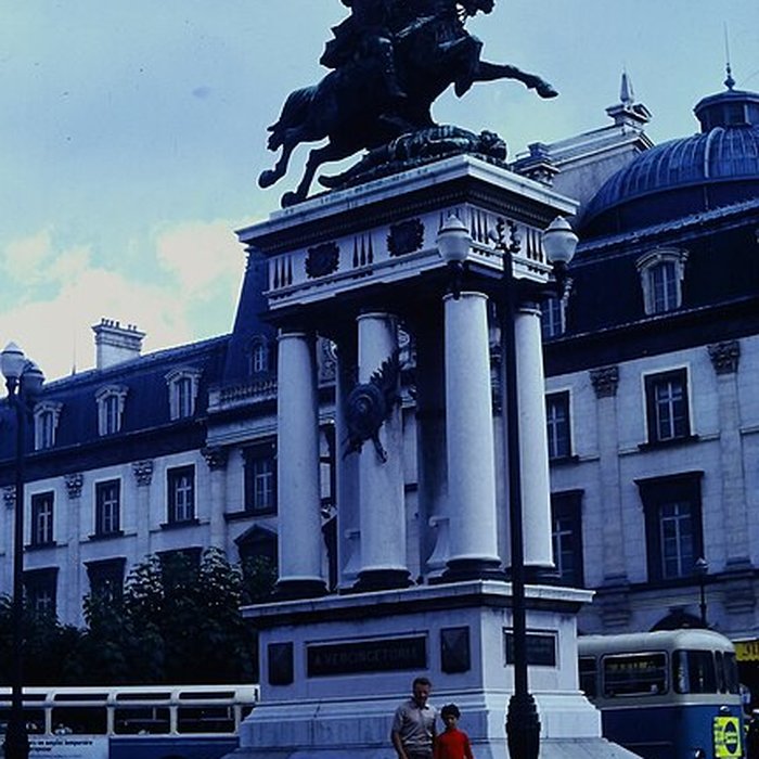 Photo de Statue équestre de Vercingétorix à Clermont-Ferrand