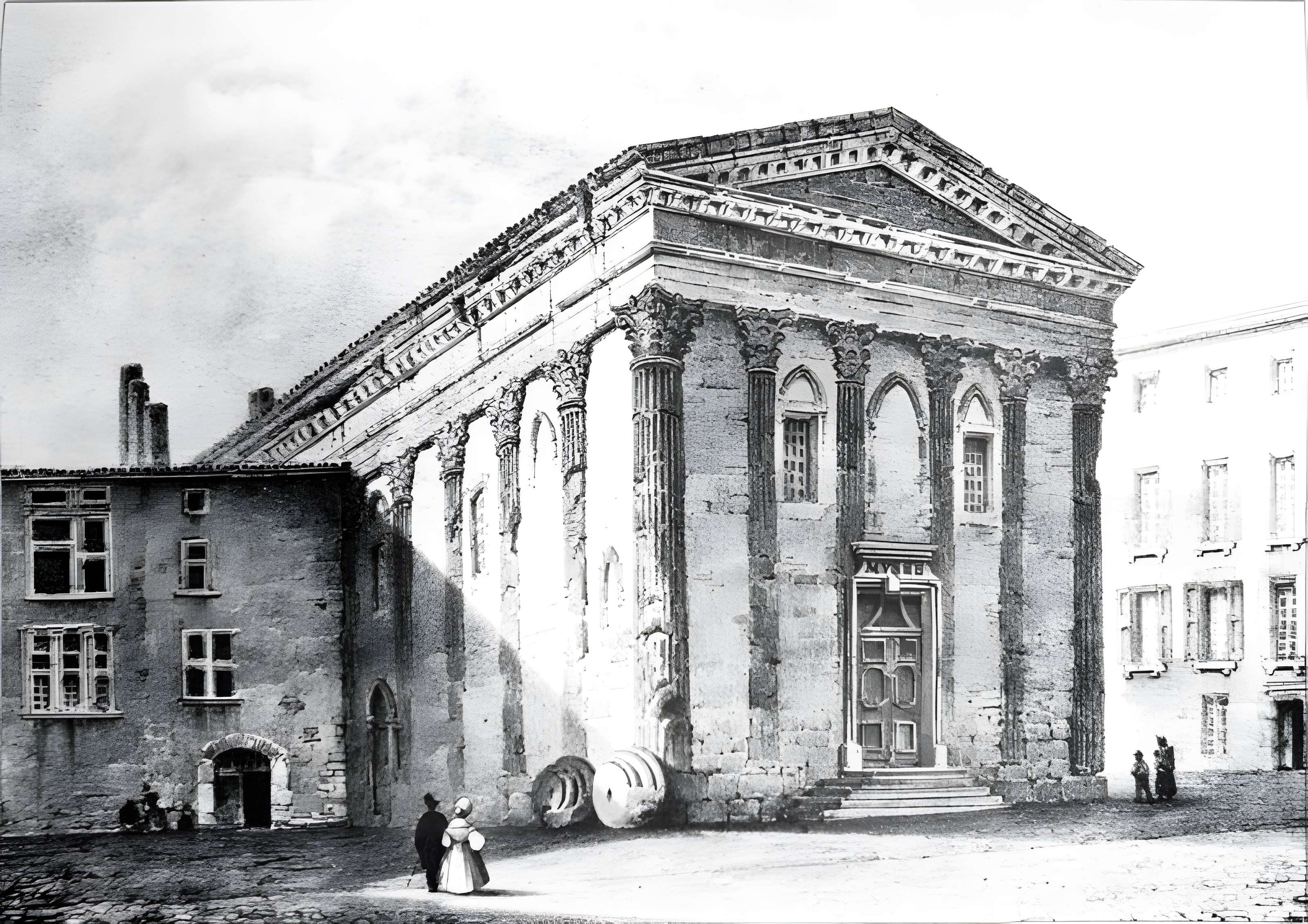 Temple d'Auguste et de Livie à Vienne