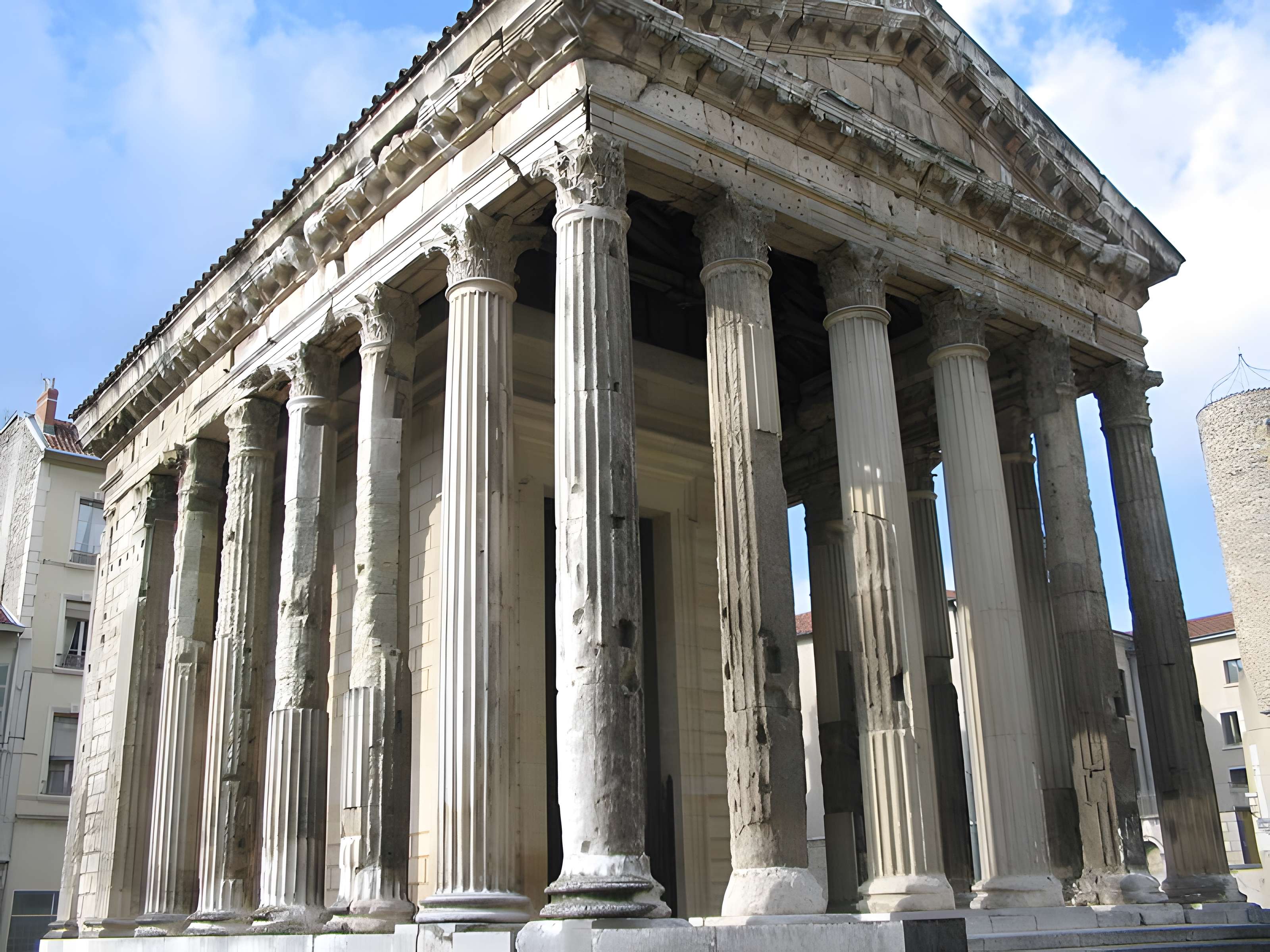 Temple d'Auguste et de Livie à Vienne