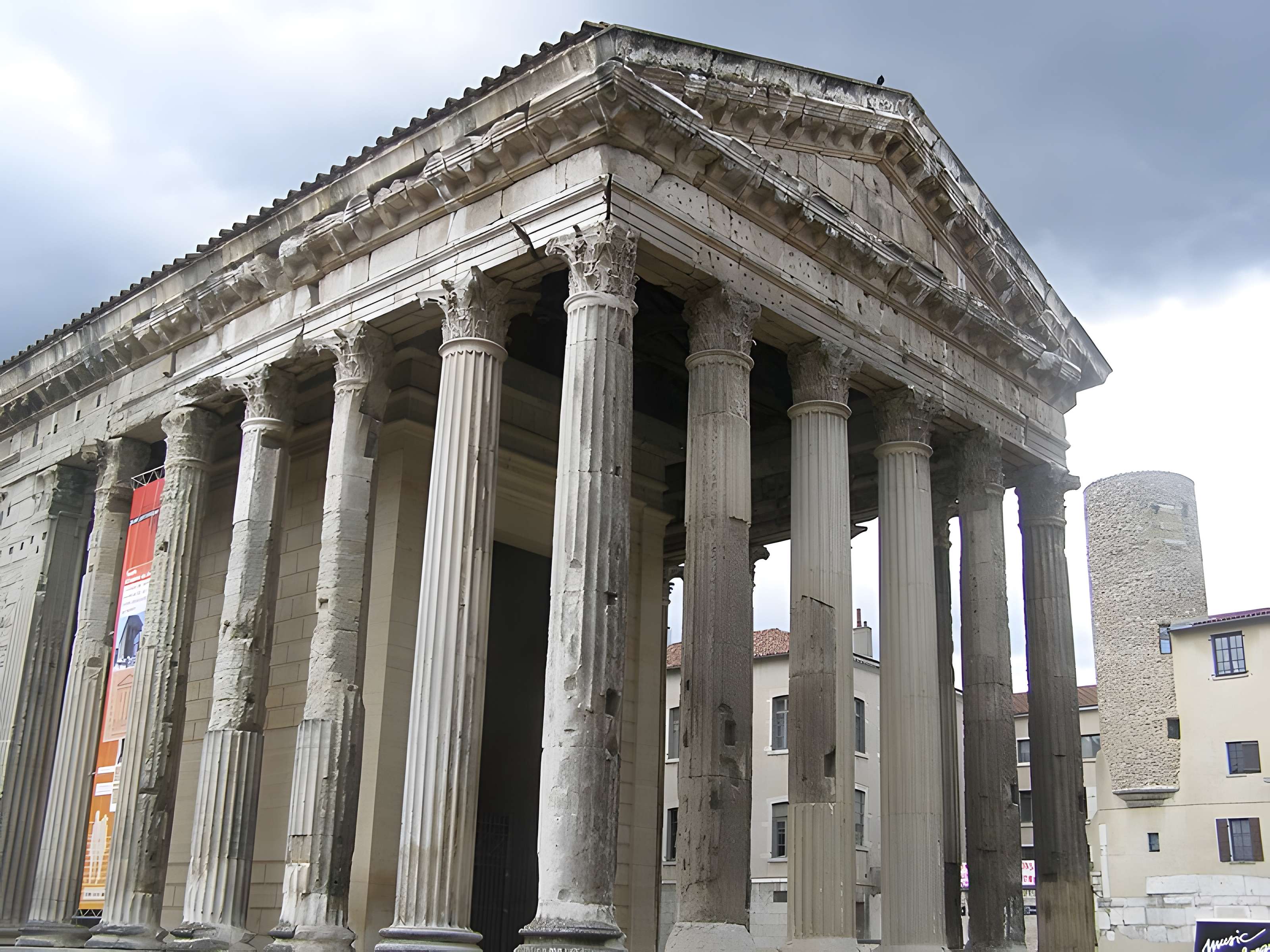 Temple d'Auguste et de Livie à Vienne