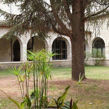 Couvent des Ursulines de Montpezat-de-Quercy