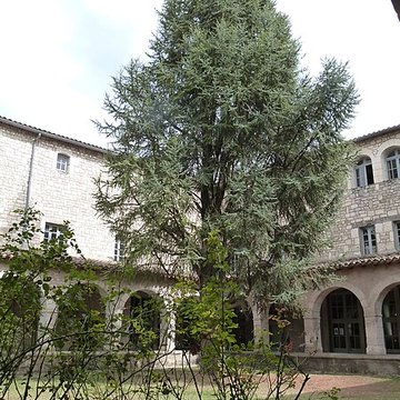 Couvent des Ursulines de Montpezat-de-Quercy