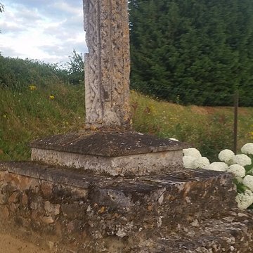 croix aux heros de camelin