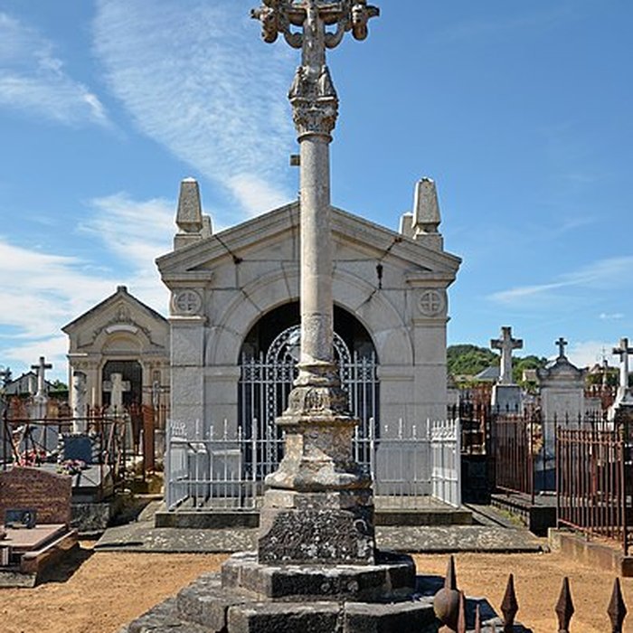 Photo de Croix de Boëssé à Yvré-lÉvêque