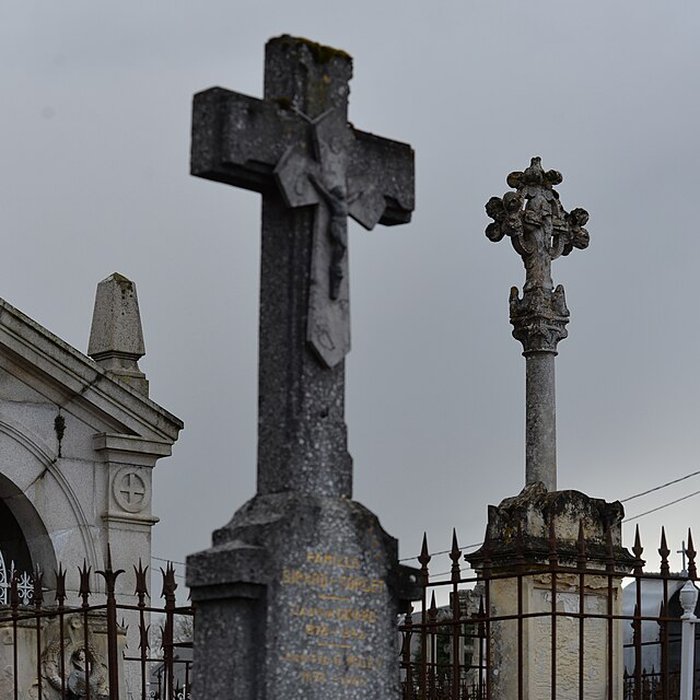 Photo de Croix de Boëssé à Yvré-lÉvêque