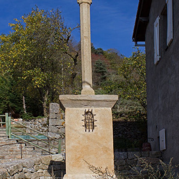 Photo de Croix de Briges à Auroux