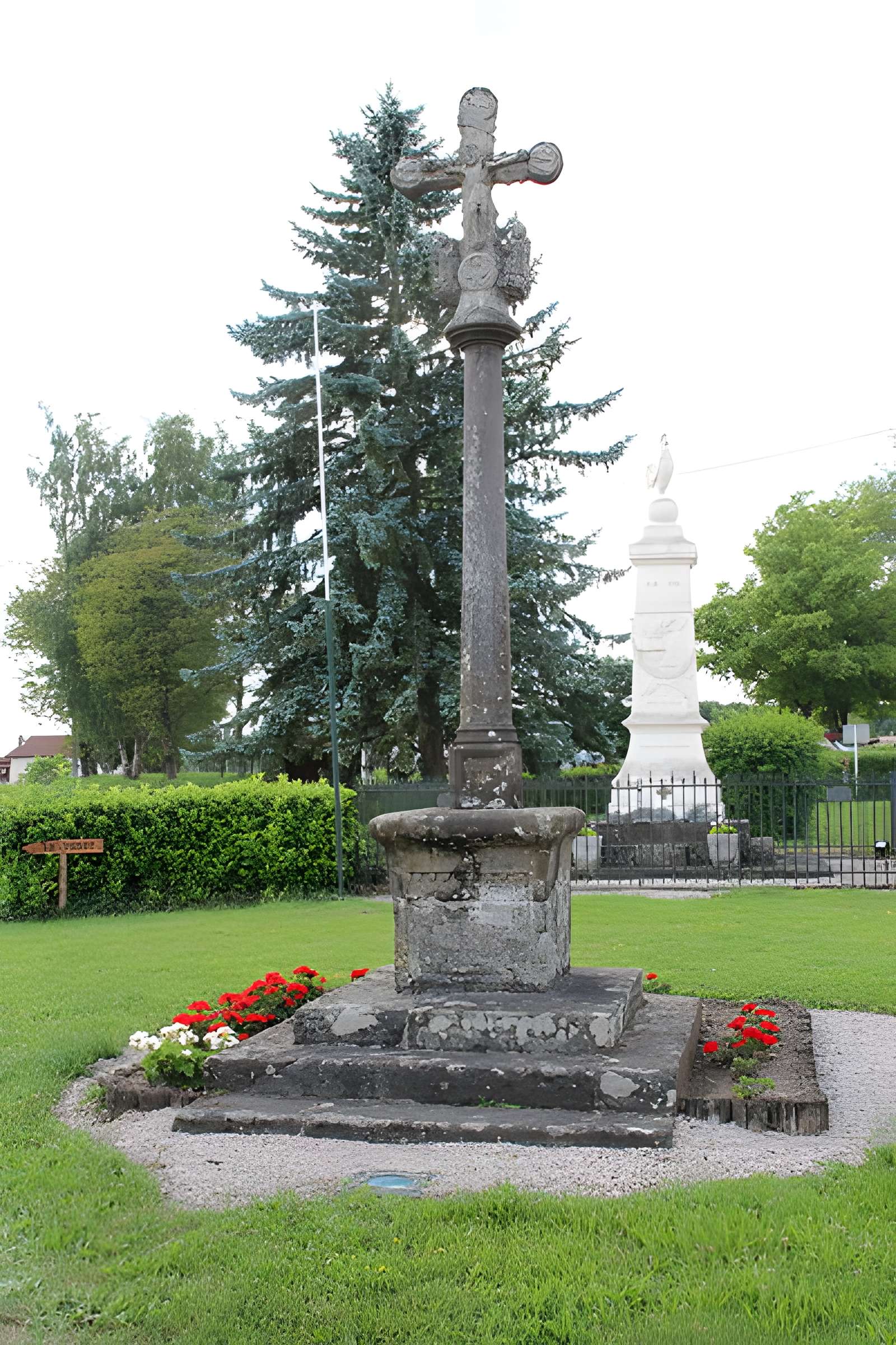 Croix de carrefour de Châtillon-sur-Saône