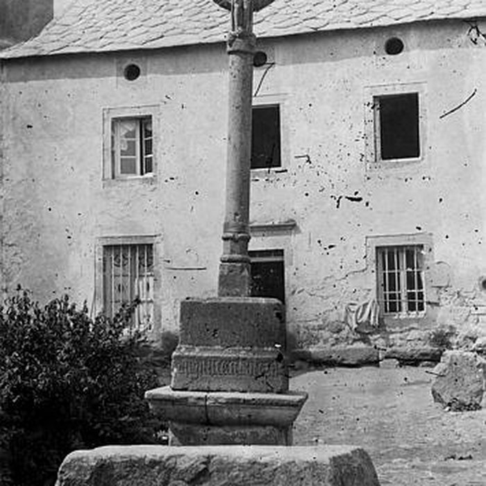 Photo de Croix de Chambon-sur-Lac