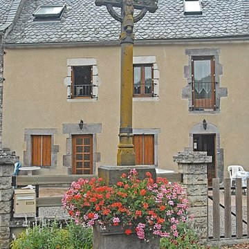 Croix de Chambon-sur-Lac