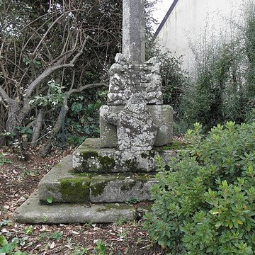 Croix de chemin de Lambader