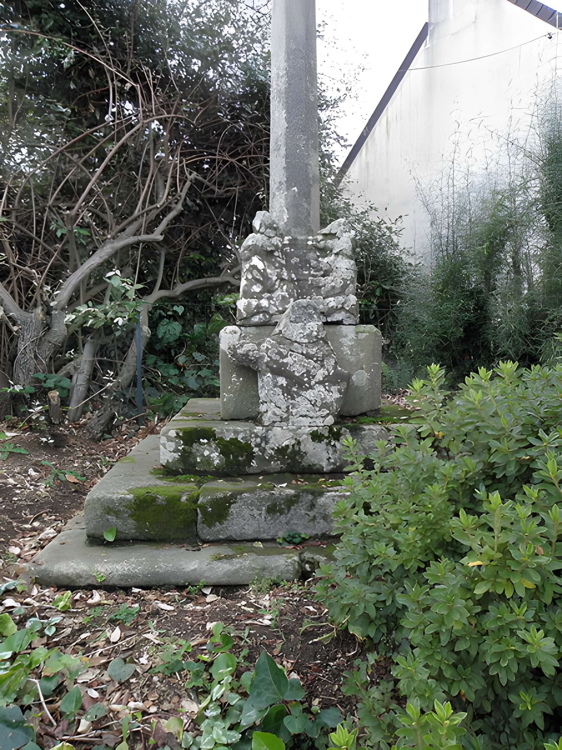 Croix de chemin de Lambader