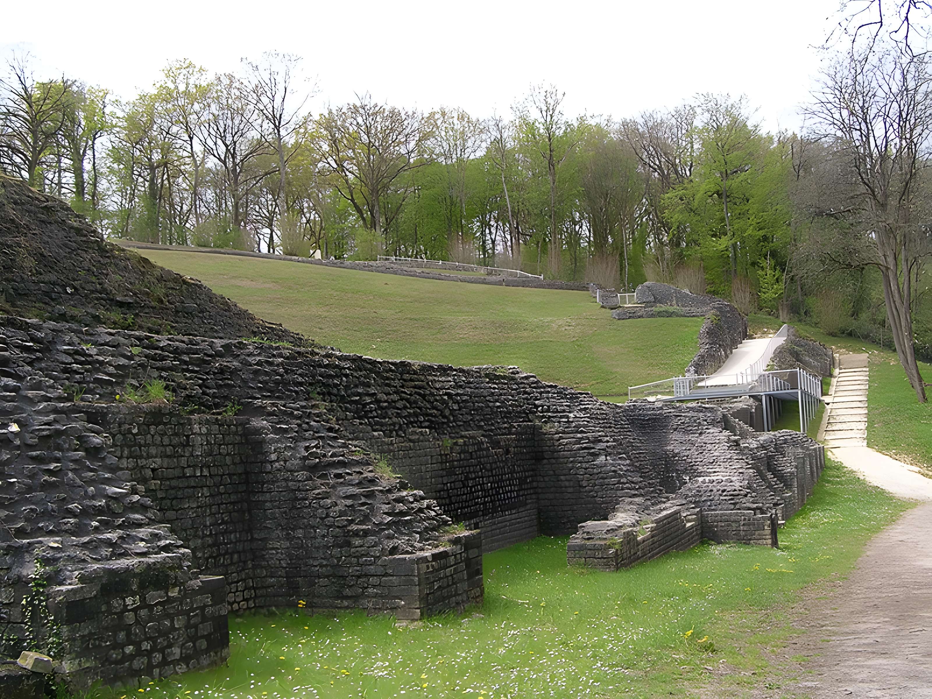 Théâtre gallo-romain des Bouchauds à Saint-Cybardeaux