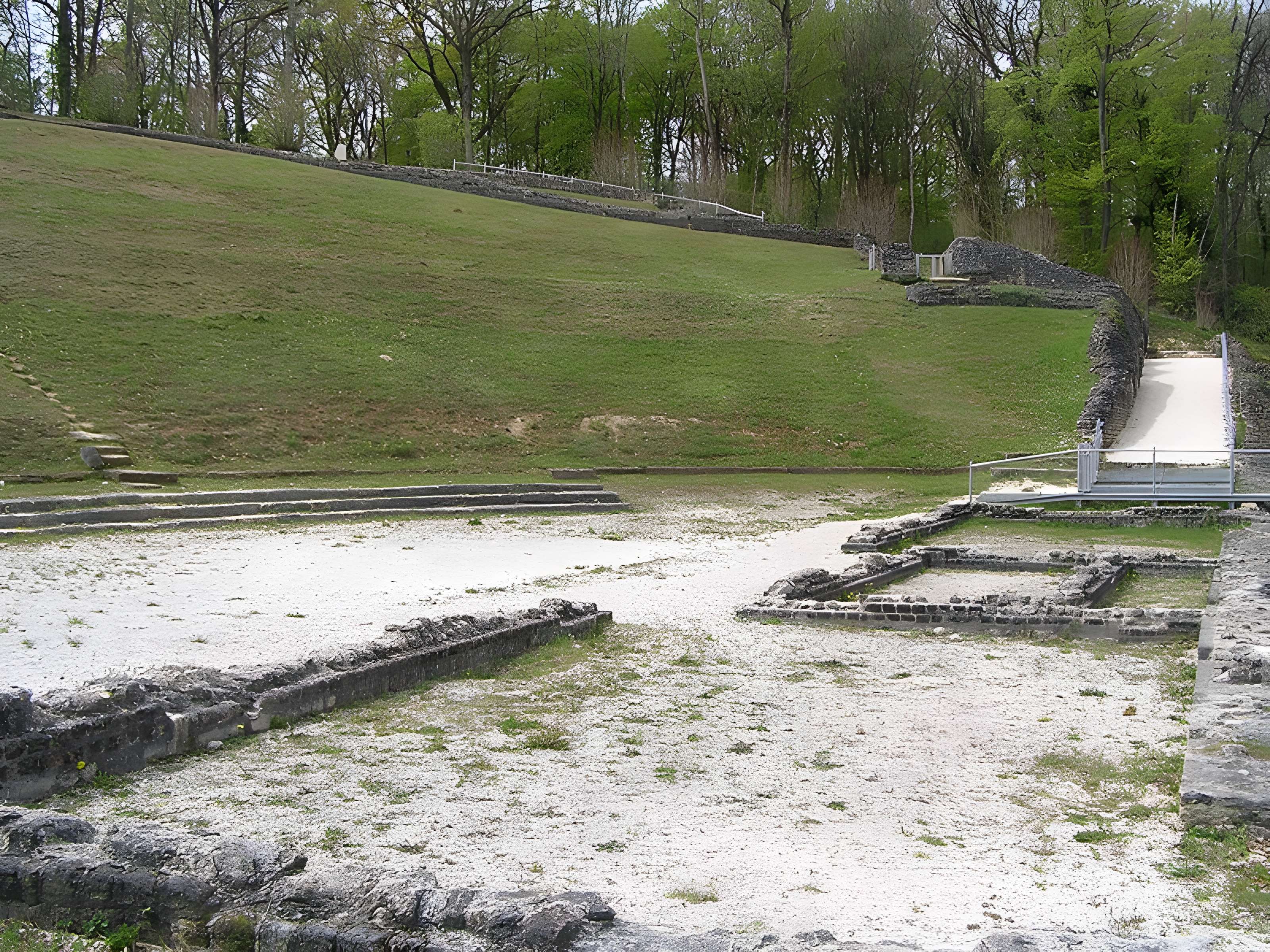 Théâtre gallo-romain des Bouchauds à Saint-Cybardeaux