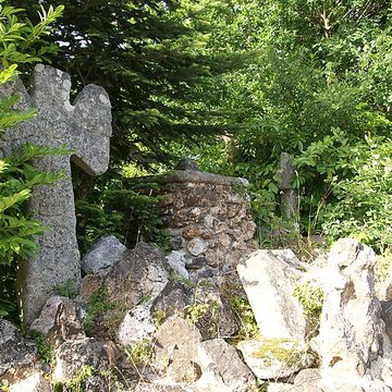 croix de chemin en schiste de kerduellic