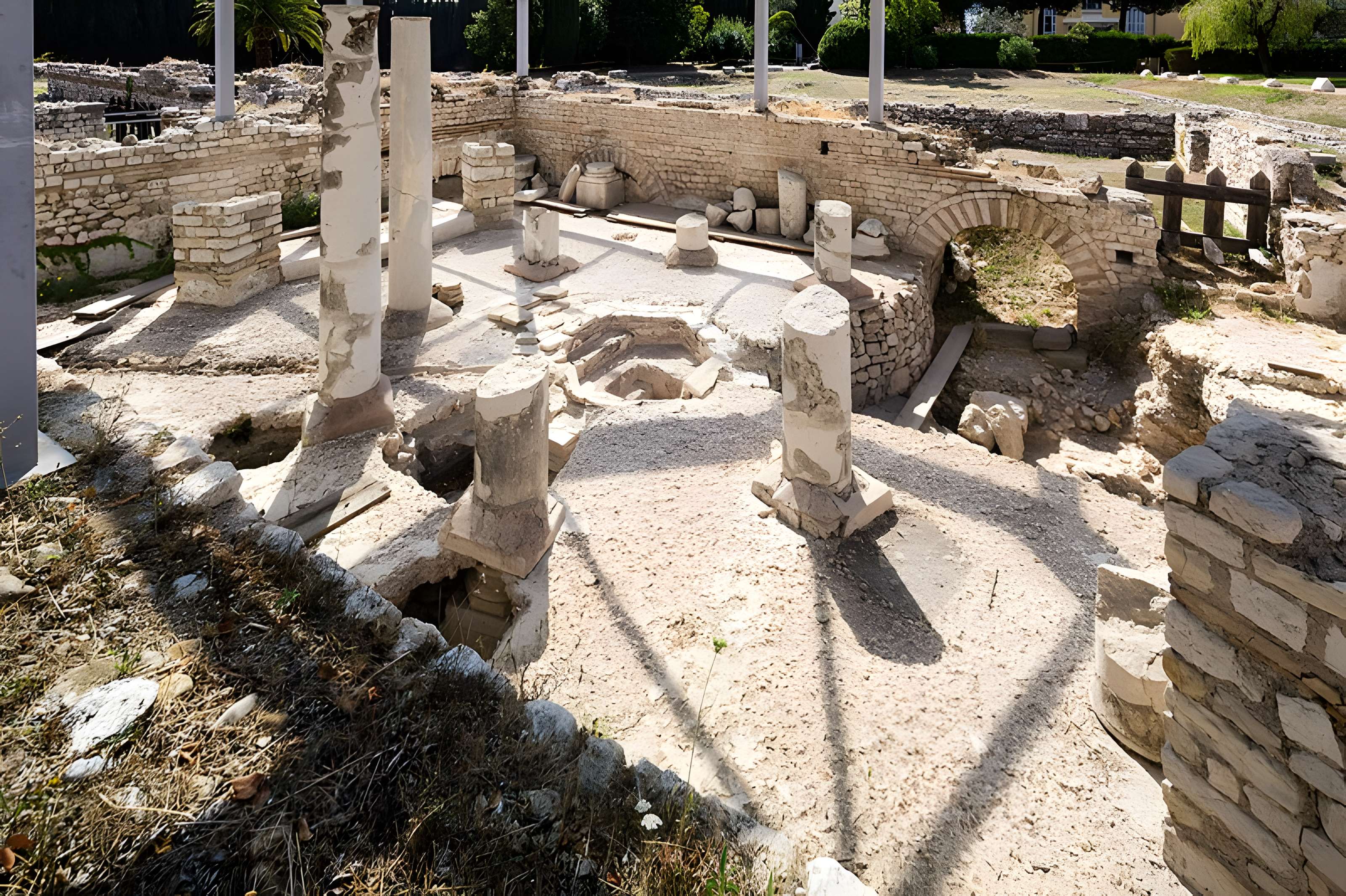 Thermes romains de Cimiez, dans le domaine de la villa Garin de Cacconata
