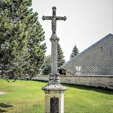 Croix de cimetière de Bouverans
