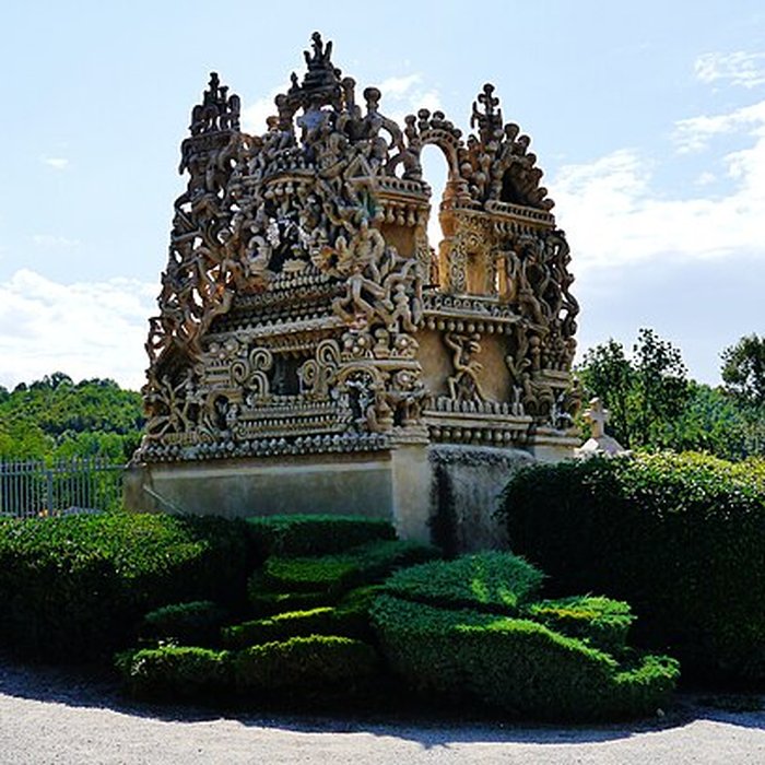 Photo de Tombe du Facteur Cheval à Hauterives