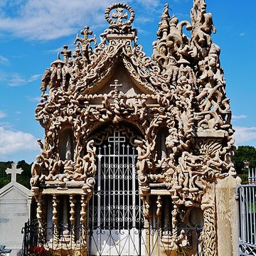 Tombe du Facteur Cheval à Hauterives