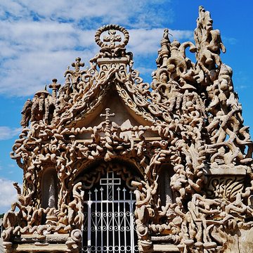 Tombe du Facteur Cheval à Hauterives