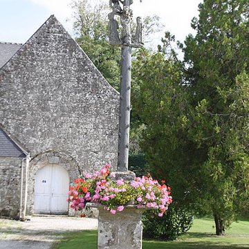 Croix de cimetière de Locmalo