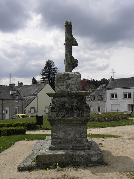 Croix de cimetière de Malguénac