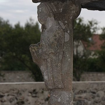 Croix de cimetière de Mézy-Moulins
