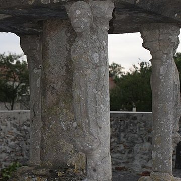 Croix de cimetière de Mézy-Moulins