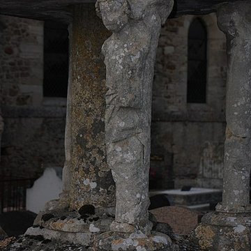 Croix de cimetière de Mézy-Moulins