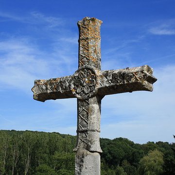 Croix de cimetière de Milon-la-Chapelle
