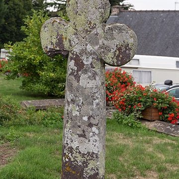 Croix de cimetière de Monteneuf