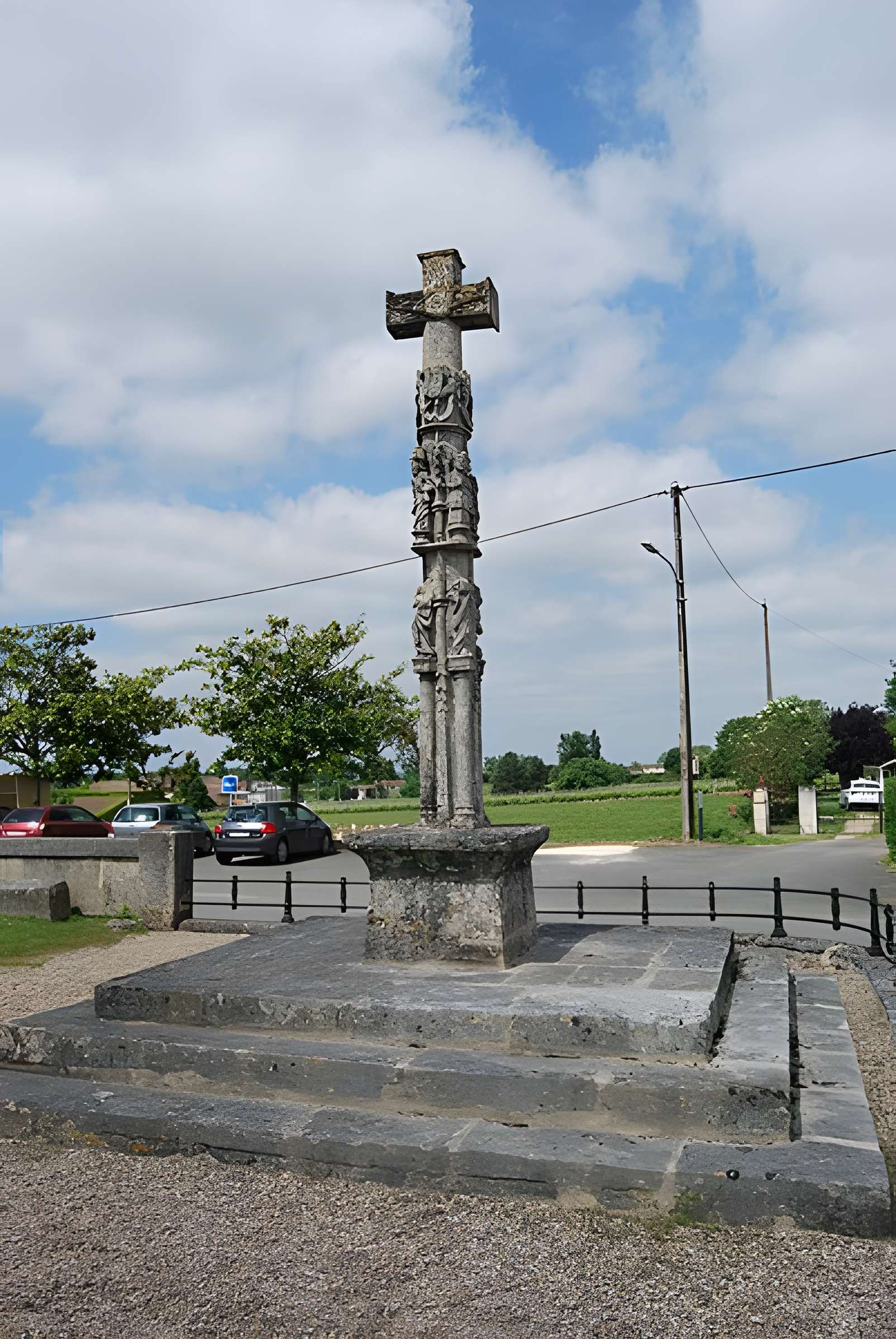 Croix de cimetière de Nérigean