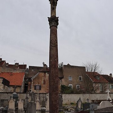 Croix de cimetière de Pesmes